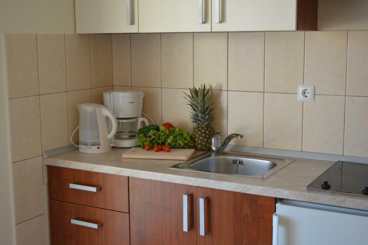 Apartments Villa Lili Tucepi Luaran gambar