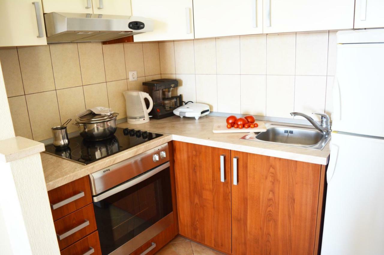 Apartments Villa Lili Tucepi Luaran gambar